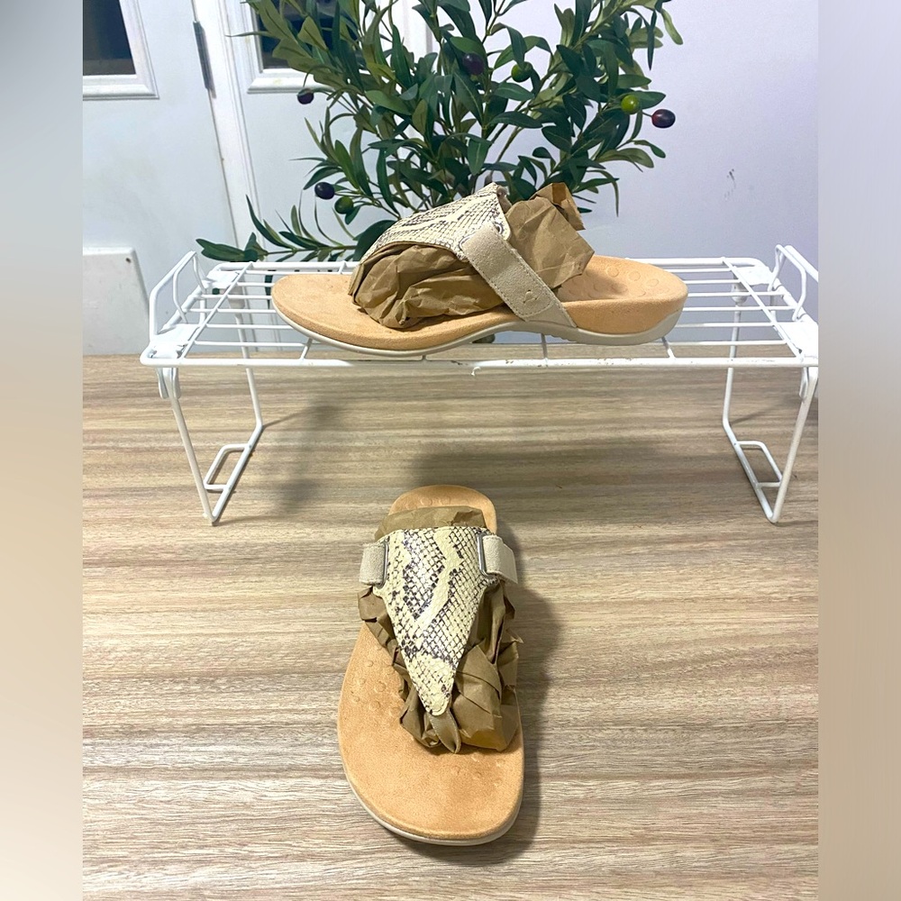 Vionic Rest Wanda Embs Snk Sandals Bone Color Women's Sz 9